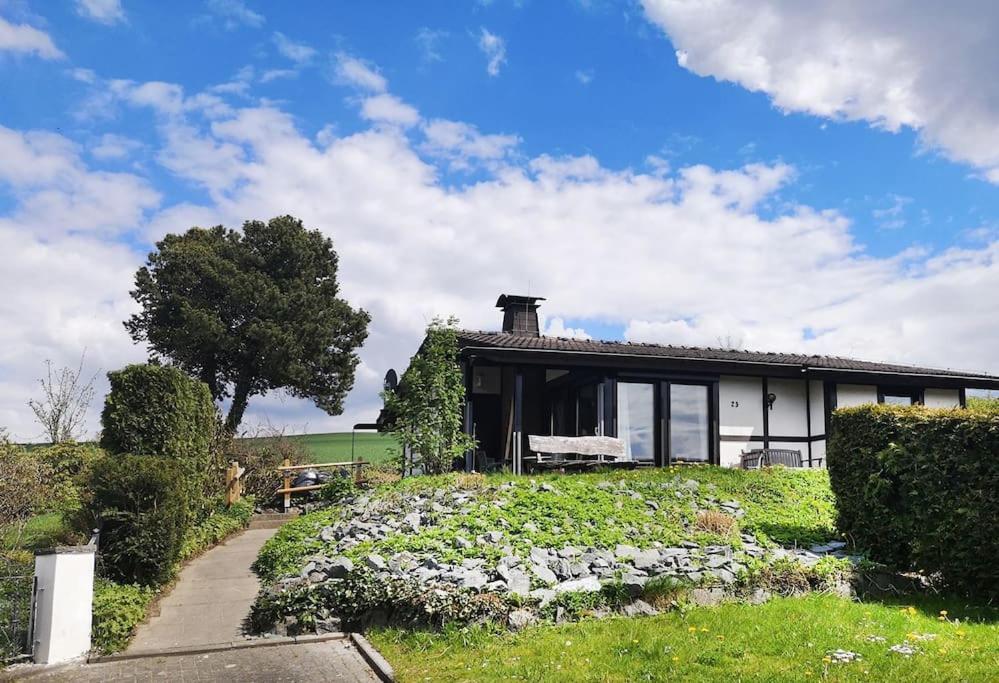 Ferienhaus Lena Im Sauerland Direkt Am Hennesee Meschede Ngoại thất bức ảnh
